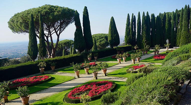 Una vista de los Jardines pontificios en Castel Gandolfo